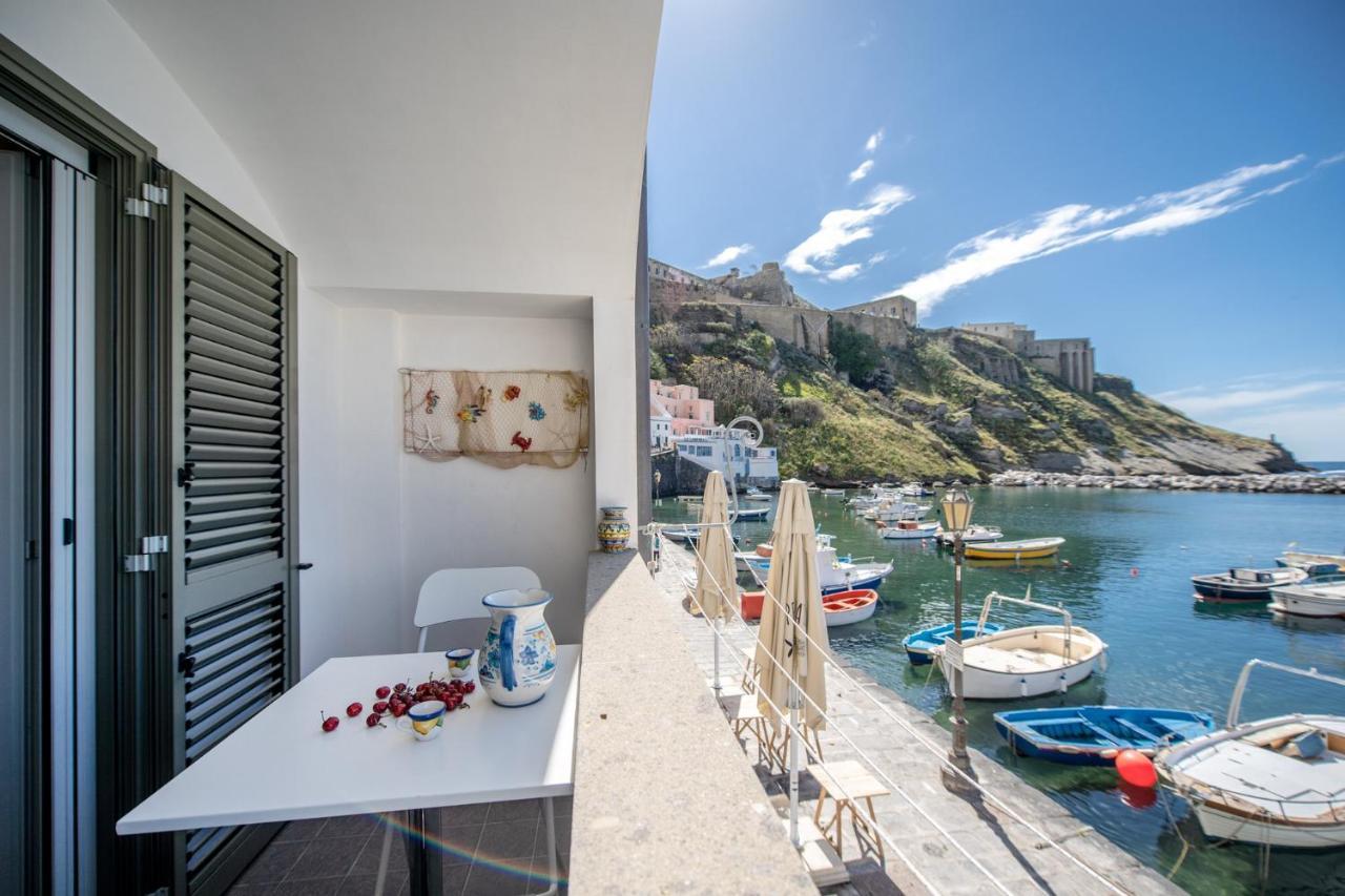 Casa Cinzia In Marina Di Corricella Villa Procida Bagian luar foto