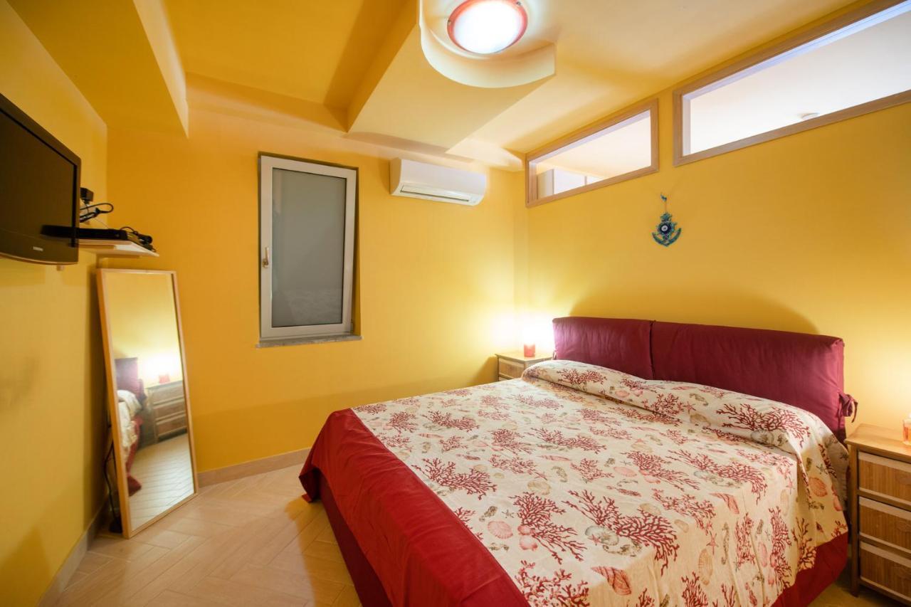 Casa Cinzia In Marina Di Corricella Villa Procida Bagian luar foto