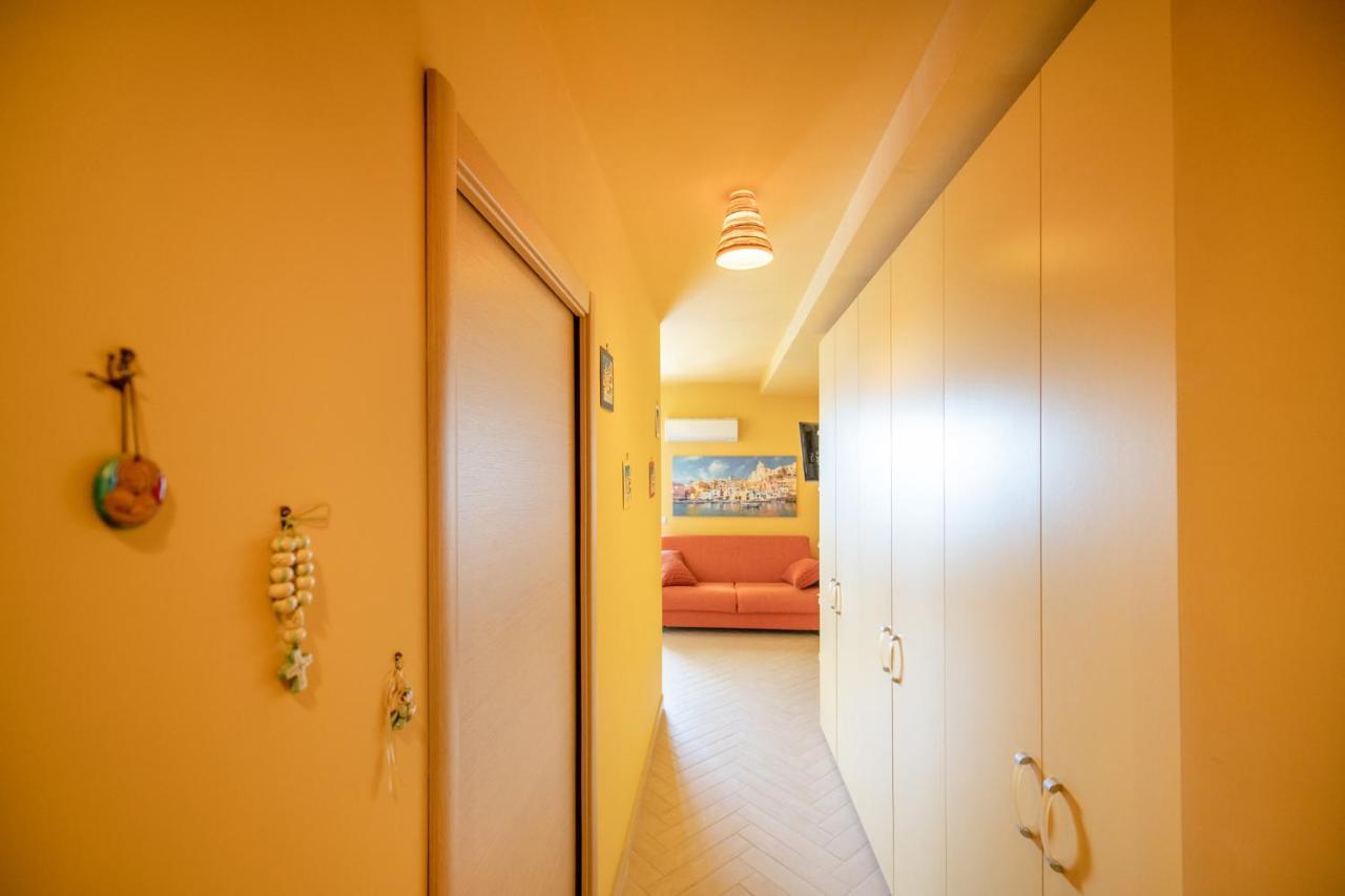Casa Cinzia In Marina Di Corricella Villa Procida Bagian luar foto